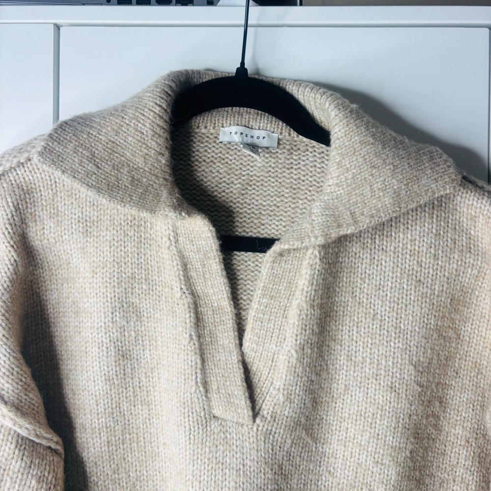 Topshop Beige V-Neck Sweater - Picture 4 of 13